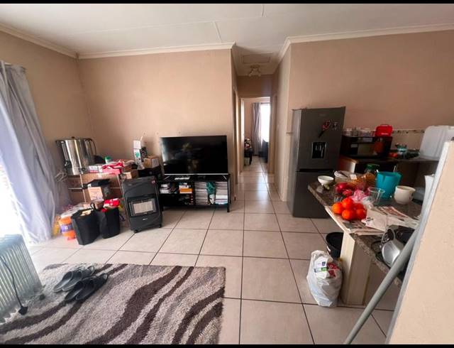 2 BEDROOM PROPERTY TO RENT IN GREENHILLS